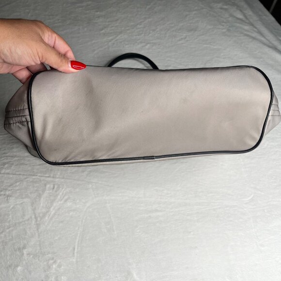 Michael Kors Gray & Black Tote Bag With Zipper & Logo Design - Picture 5 of 6